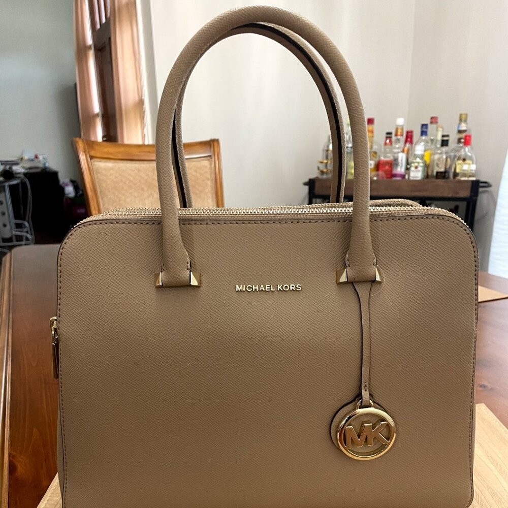 Michael Kors Tan Leather Houston Satchel (NWOT) – Timeless Luxury Handbag